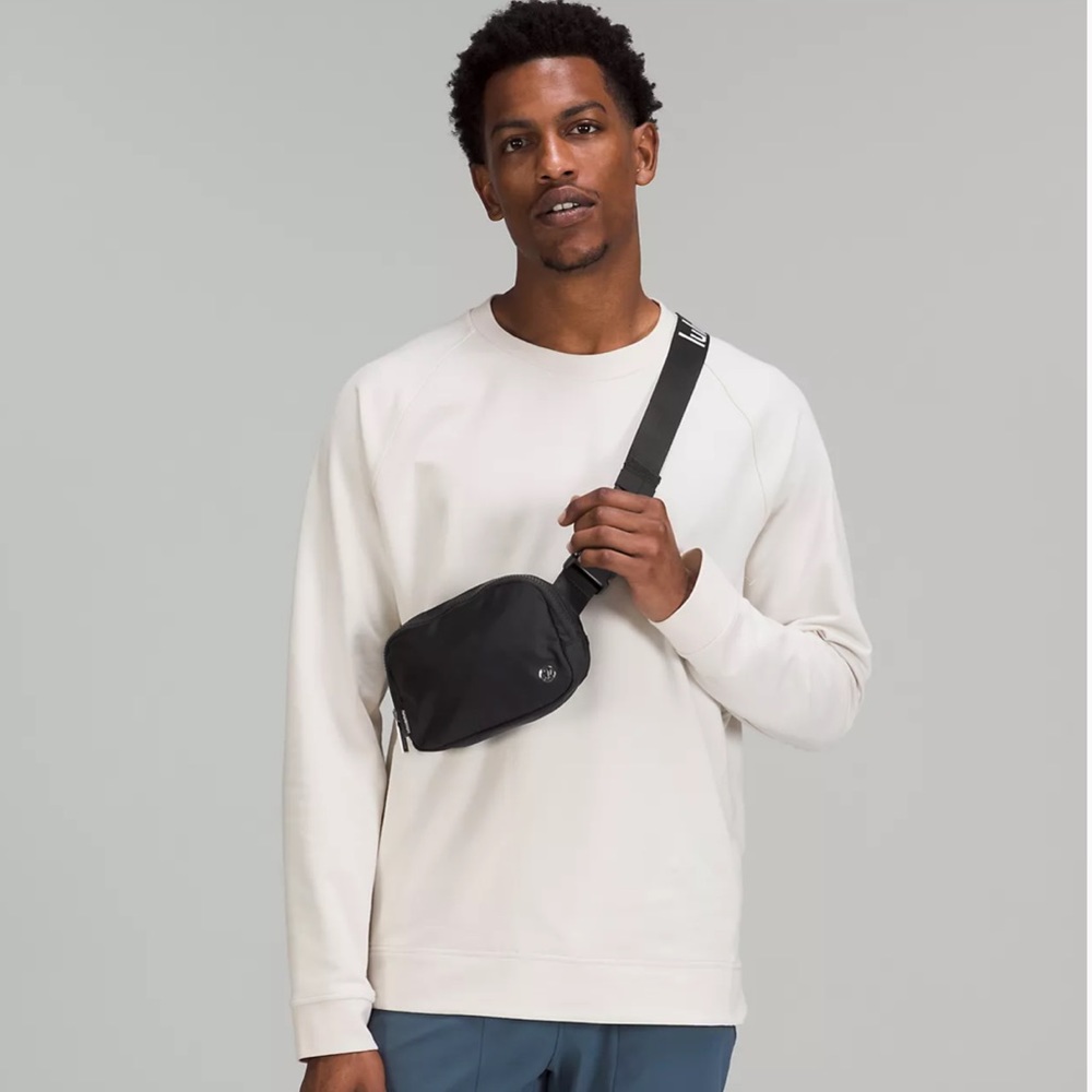 Lululemon Black & White Logo Everywhere Belt Bag Crossbody Nwt - Picture 6 of 6
